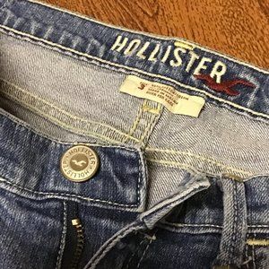 ( Smoke-Free ) Hollister distressed zipper ankle